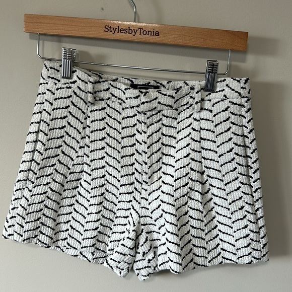 AYR Womens Lainificio Textured Pleated Shorts Black Cream Stripes Pockets Sz 0 - Picture 1 of 12